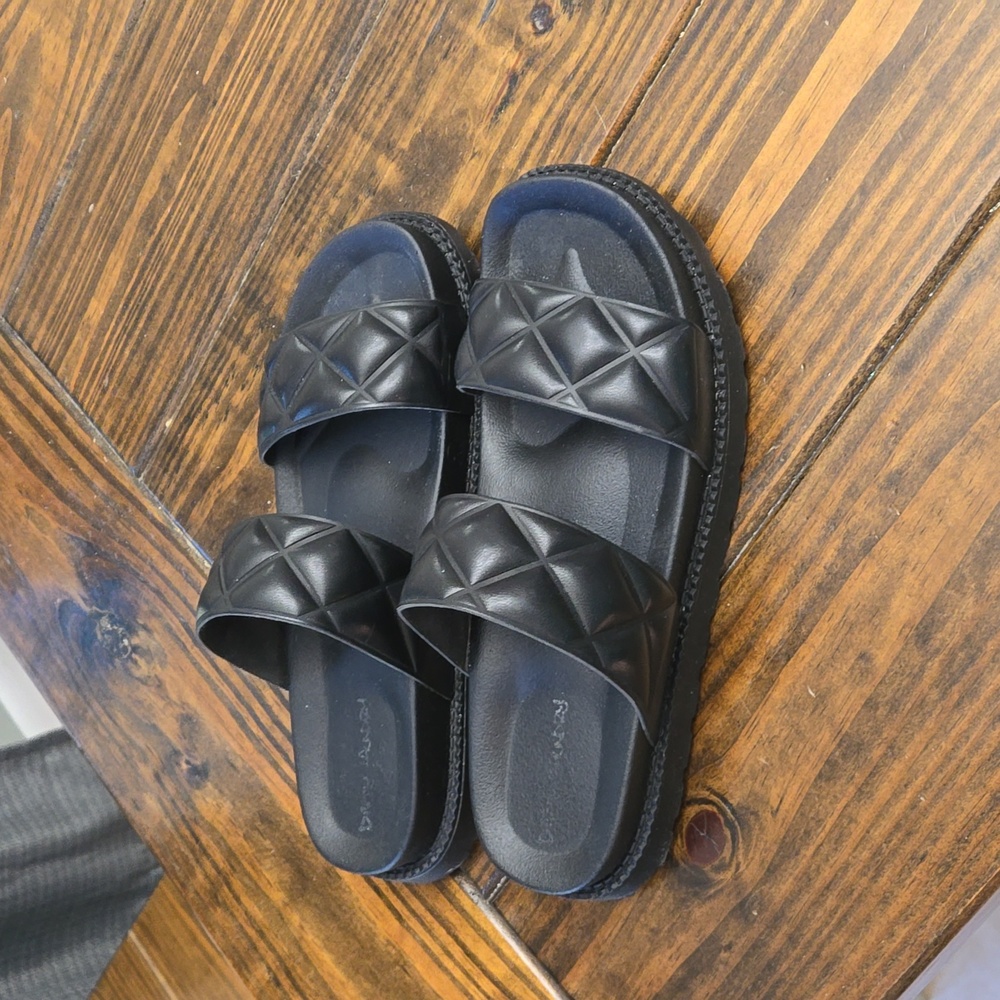 Dirty Laundry sandals